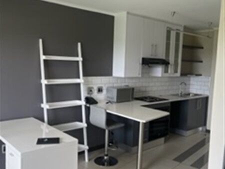 Bachelor apartment in Hillcrest