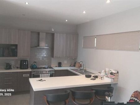 2 Bedroom Apartment in Menlo Park