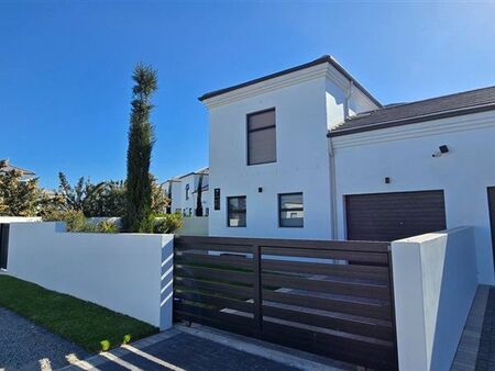 2 Bedroom House in Shelley Point