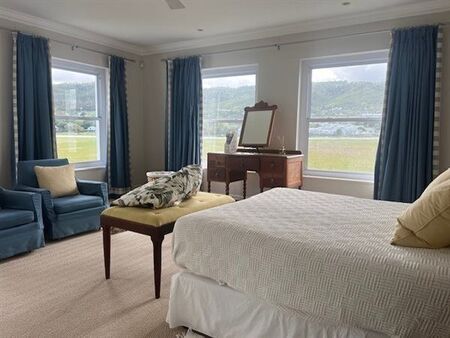5 Bedroom House in Thesen Islands