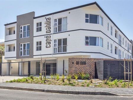 2 Bedroom Apartment in Bloubergstrand