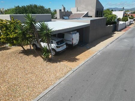3 Bedroom House in Blouberg Sands