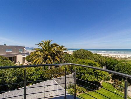 5 Bedroom House in Van Riebeeckstrand