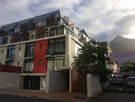 Studio apartment in Observatory