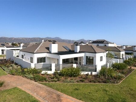 3 Bedroom House in Heritage Park