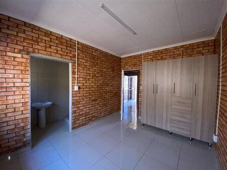 1 Bedroom Apartment in Lydenburg