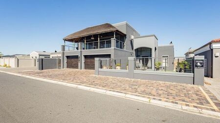 5 Bedroom house to rent in Sonkring, Brackenfell