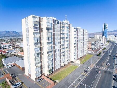 1 Bedroom apartment to rent in Strand Central