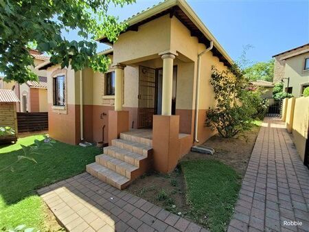 2 Bedroom House in Douglasdale