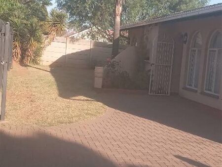 2 Bedroom House in Dalpark Ext 6