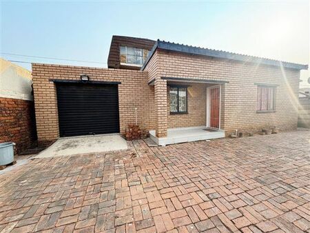 1 Bedroom House in Laudium