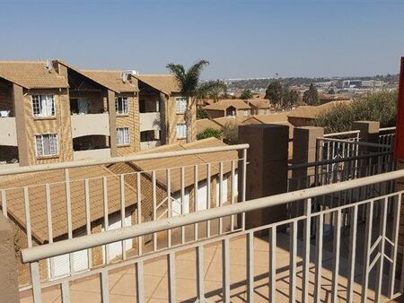 2 Bedroom Apartment in Die Hoewes