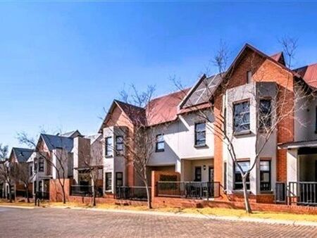 3 Bedroom Duplex in Heritage Hill