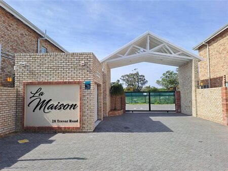 3 Bedroom Townhouse in Lorraine