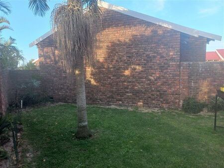 2 Bedroom Townhouse in Lorraine