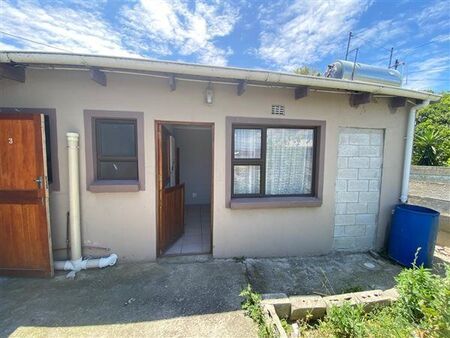 Bachelor apartment in Forest Hill