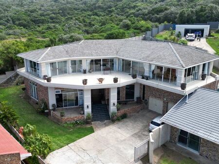 5 Bedroom House in Winterstrand
