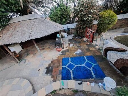 4 Bedroom House in Weltevreden Park