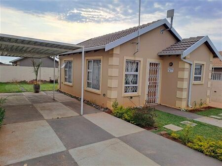 2 Bedroom House in Randfontein Central