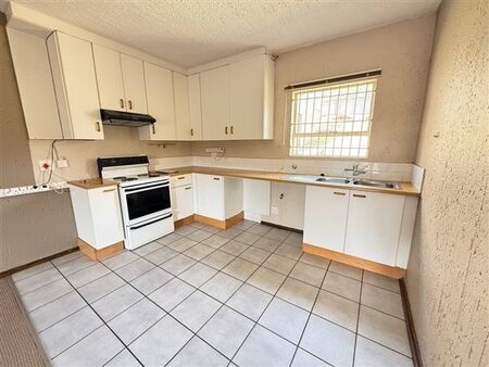 2 Bedroom Apartment in Breaunanda