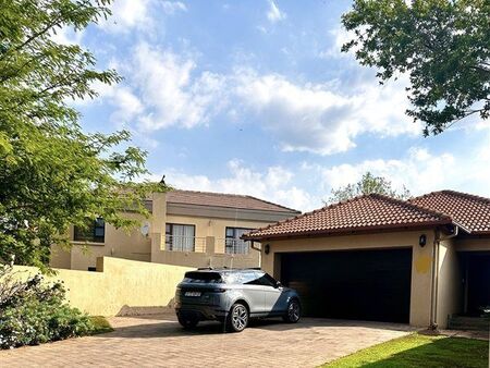 5 Bedroom House in Willow Acres