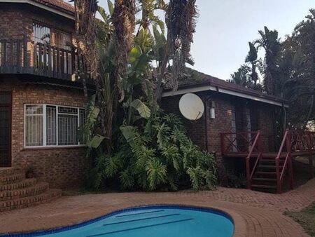 7 Bedroom House in Zwavelpoort