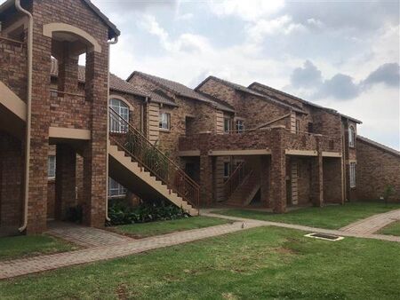 2 Bedroom Apartment in Mooikloof Ridge