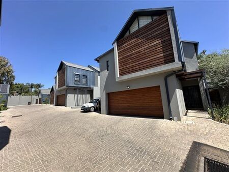 4 Bedroom Townhouse in Waterkloof