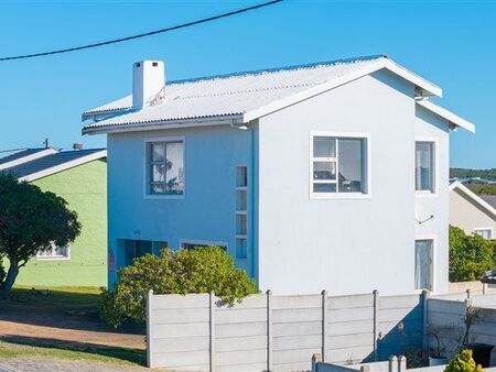 3 Bedroom House in Struisbaai