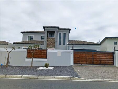 3 Bedroom House in Parklands North