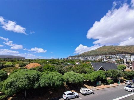 2 Bedroom Apartment in Mouille Point