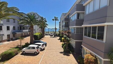 2 Bedroom apartment to rent in Sea Point, Cape Town
