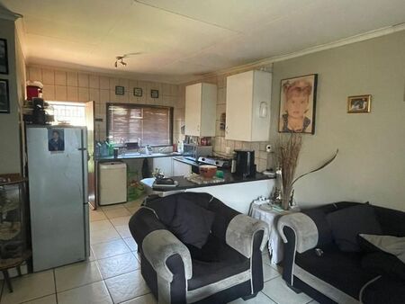 2 Bedroom cottage to rent in South Crest, Alberton