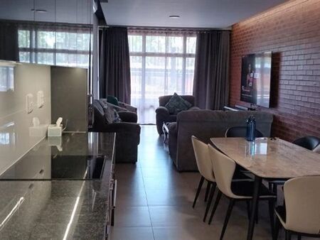 2 Bedroom Apartment in Menlo Park