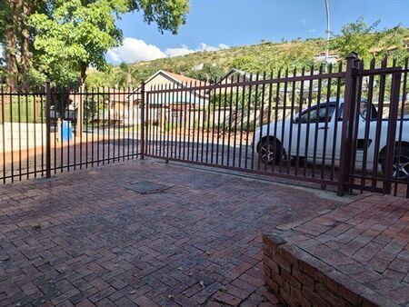 2 Bedroom Apartment in Magalieskruin