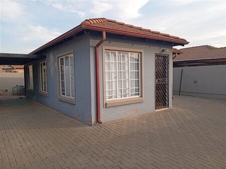 3 Bedroom House in Nellmapius