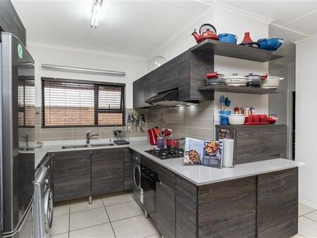 3 Bedroom Apartment in Olivedale
