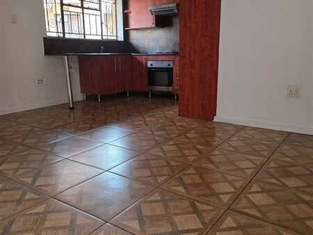 1 Bedroom Apartment in Mondeor