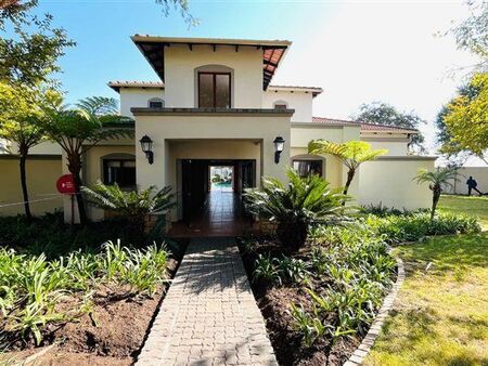 2 Bedroom Simplex in Paulshof