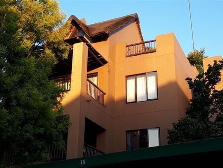 1 Bedroom Apartment in Douglasdale