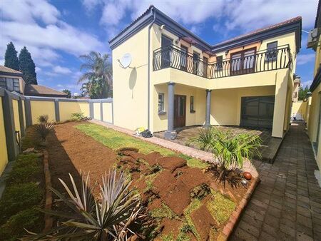 6 Bedroom House in Raslouw