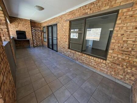 2 Bedroom Townhouse in Raslouw
