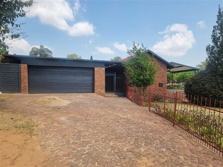 2 Bedroom House in The Reeds