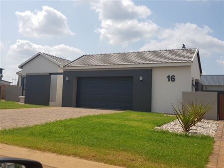 4 Bedroom House in Midstream Meadows