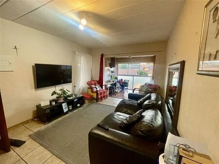 3 Bedroom Apartment in Die Hoewes