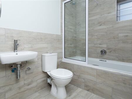 2 Bedroom Simplex in Cotswold