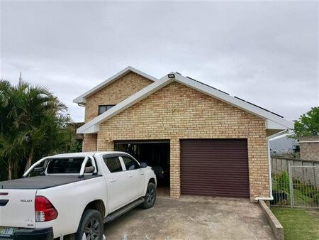 3 Bedroom House in Sunrise on Sea