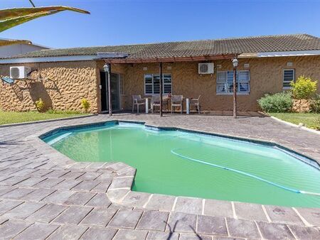 4 Bedroom Duet in Birdswood