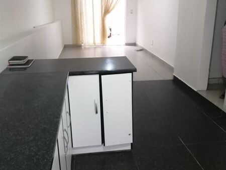 1 Bedroom Flat in Eastbury