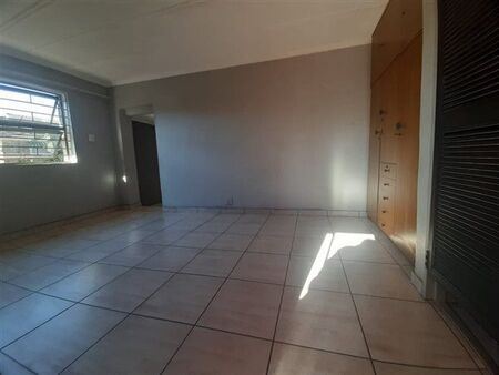1 Bedroom Apartment in Witpoortjie